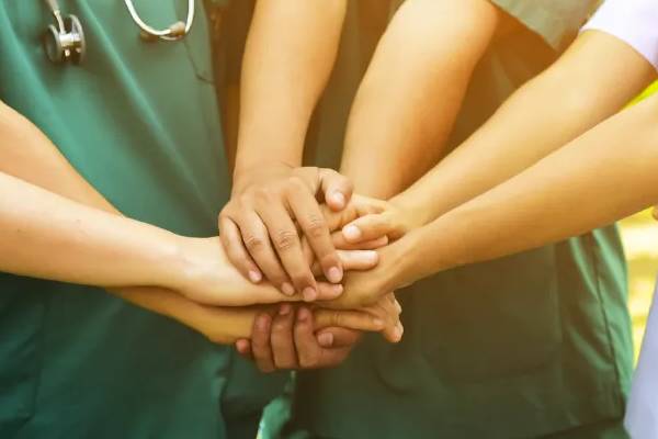 نماد روز پزشک